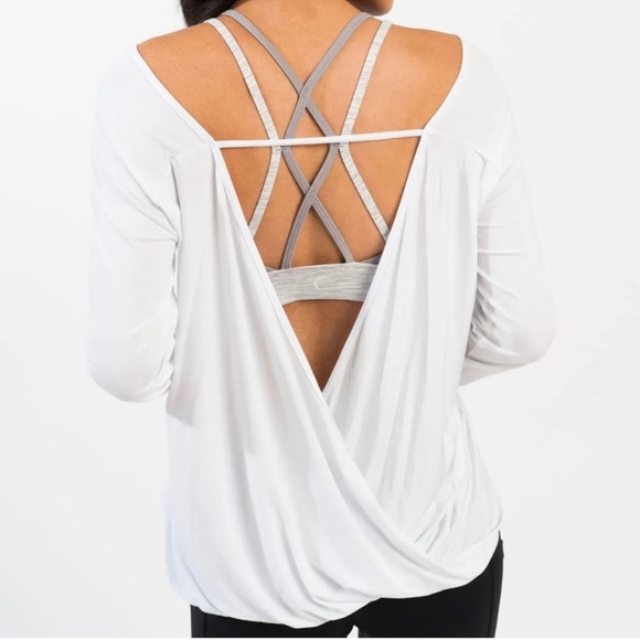 Zyia Namaste Long Sleeve Tee in White size small Open Back Yoga Activewear - Picture 2 of 8